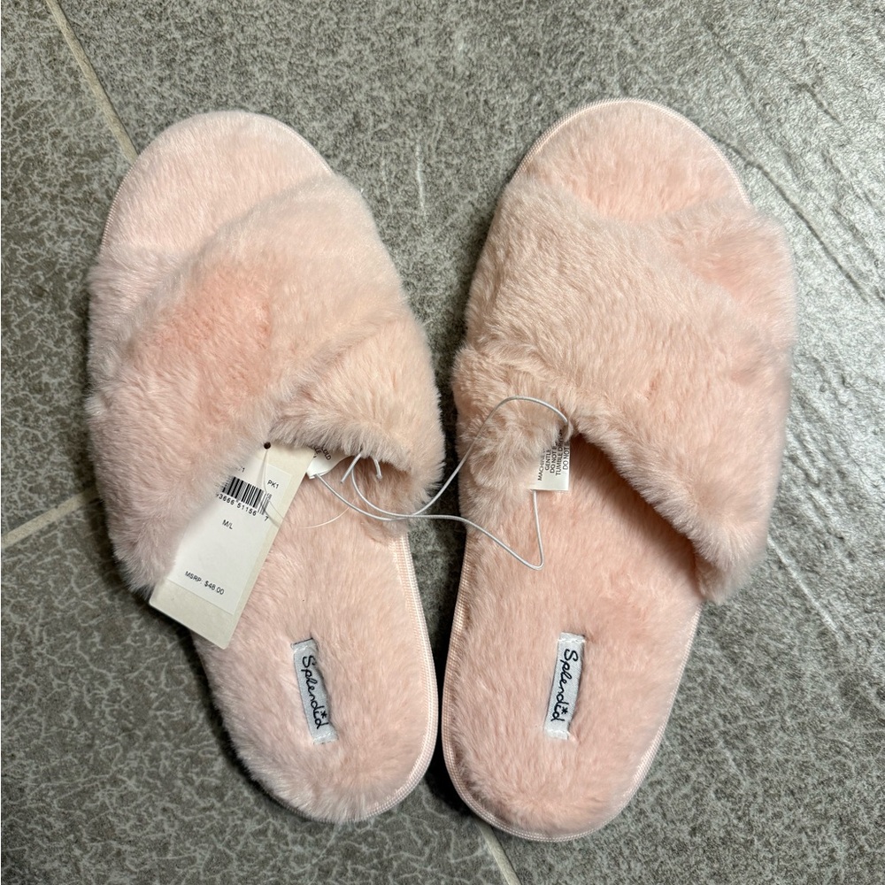 Splendid Pink Fuzzy Slide Slippers. 🆕